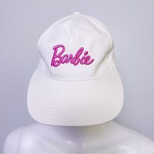 ɴᴡᴛ ʙᴀʀʙɪᴇ x ᴜᴏ ꜱɴᴀᴘʙᴀᴄᴋ ʟᴏɢᴏ ʜᴀᴛ